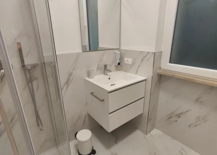 Limo Apartman Milánó
