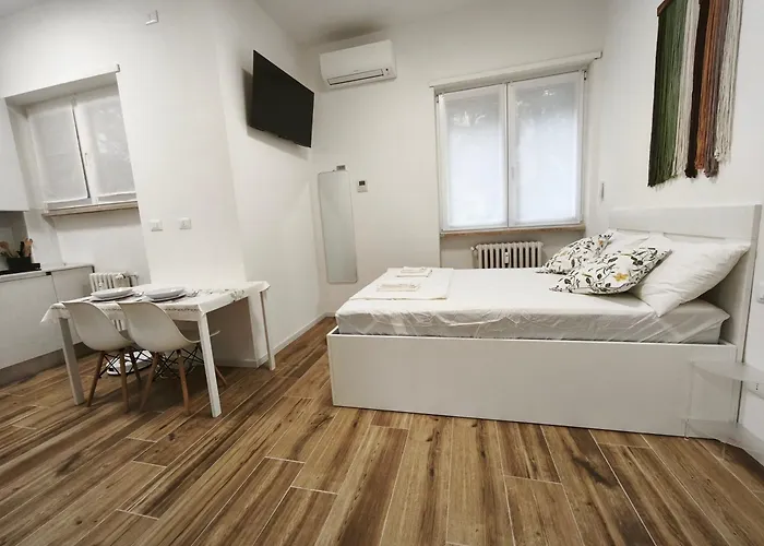 Limo Apartman Milánó